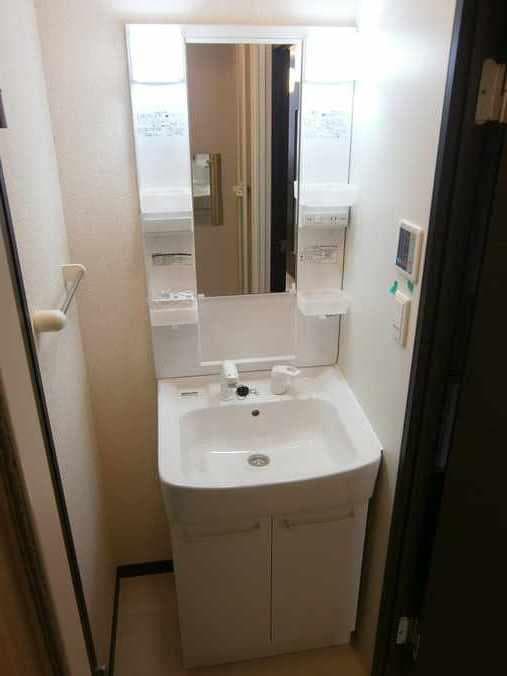 Room image 15