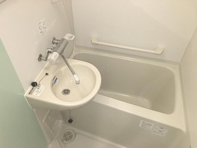 Room image 8
