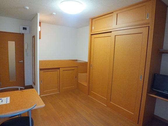 Room image 12