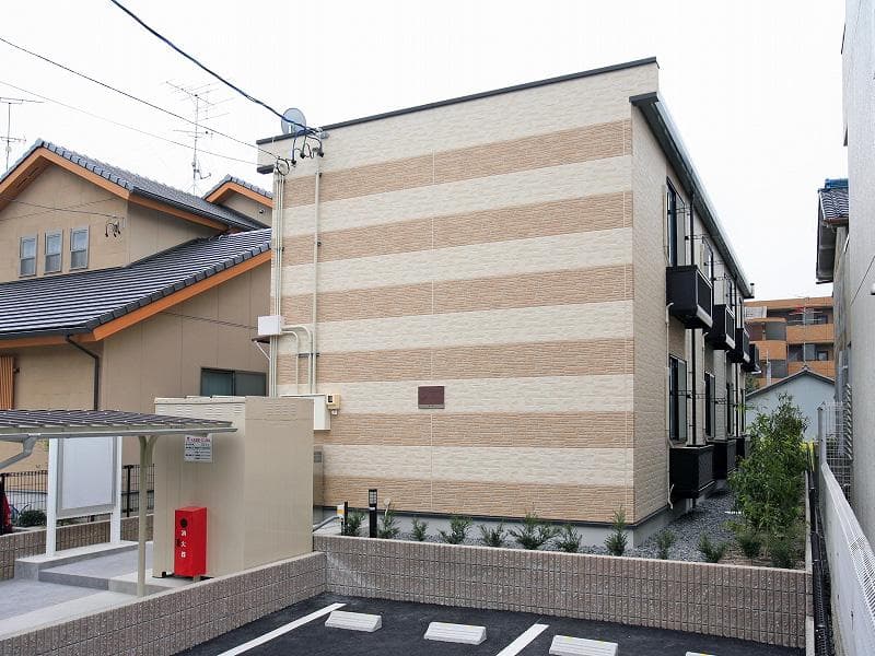 Main exterior of leopalace Honjo