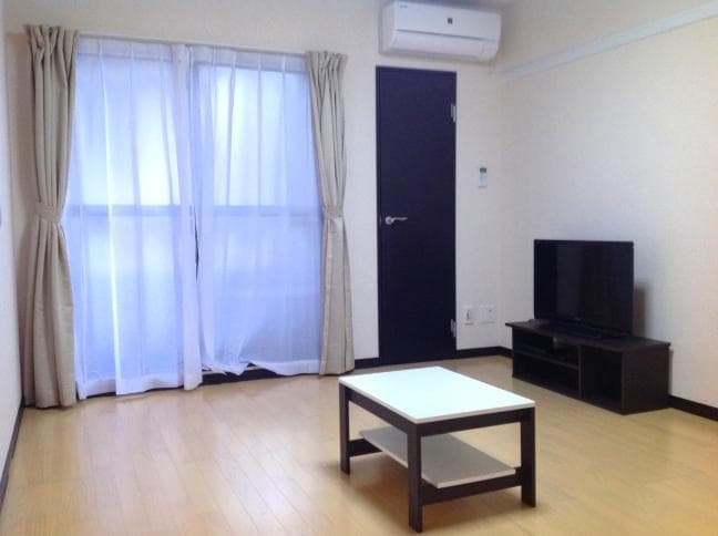 Preview interior of LEONEXT Yumi