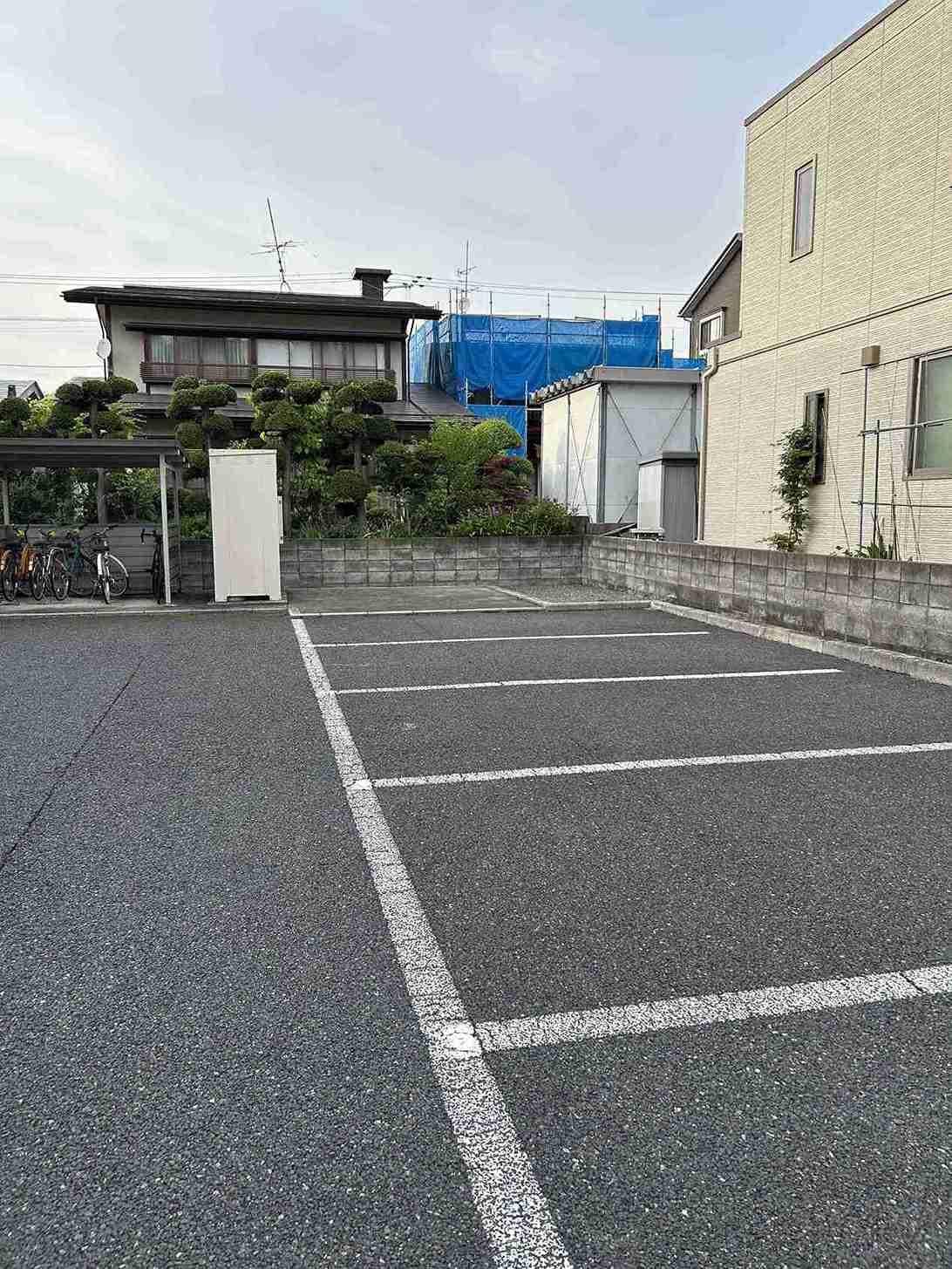 Room image 16