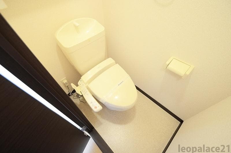Room image 16
