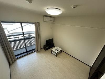 Room image 16