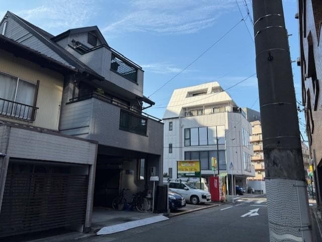 Room image 16