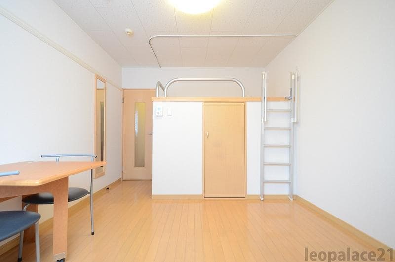 Preview interior of LEONEXT Midorigaoka