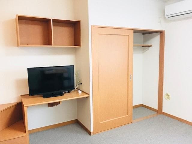 Room image 8