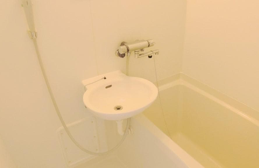 Room image 8