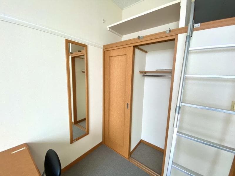 Room image 12