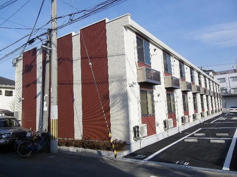 Main exterior of LEONEXT Vivanta