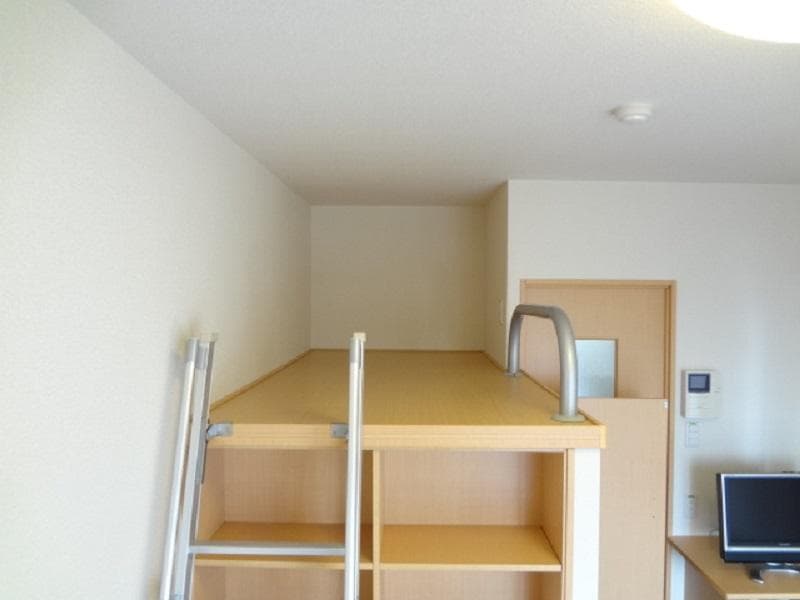 Room image 8