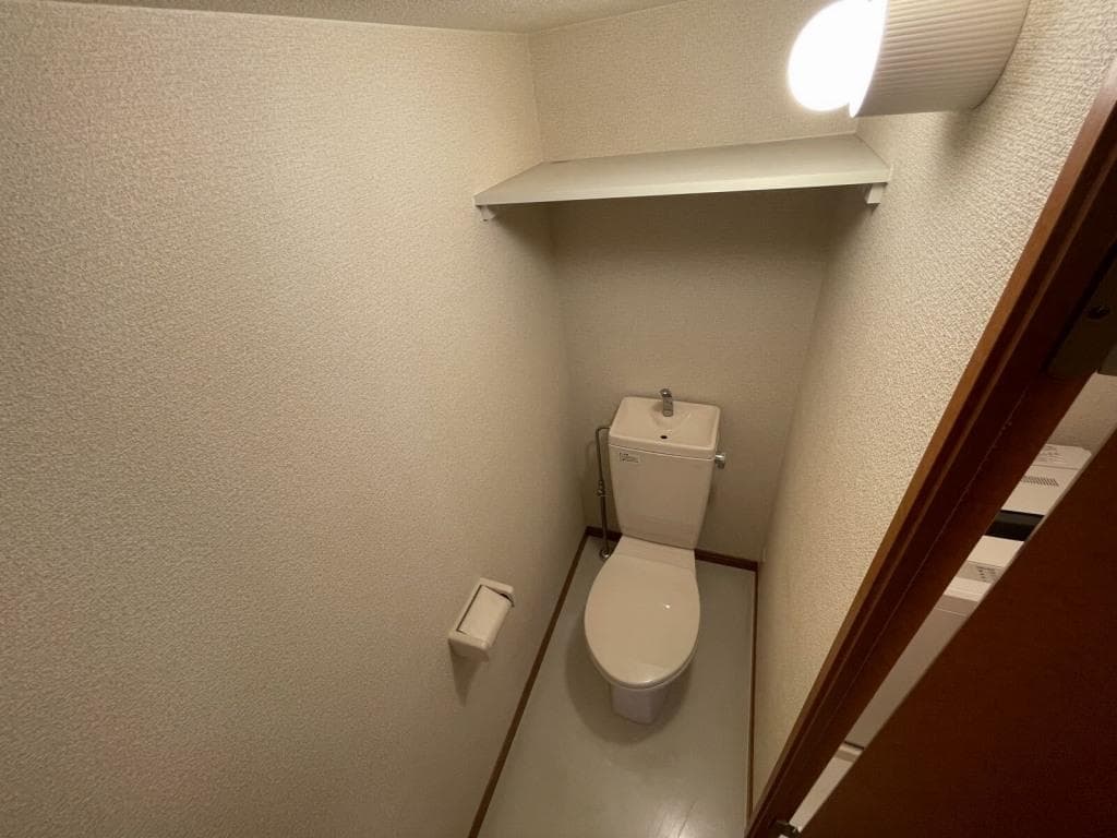 Room image 8