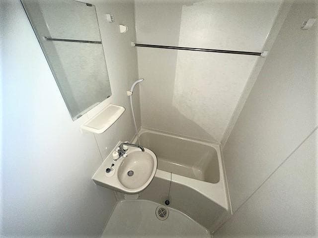 Room image 8