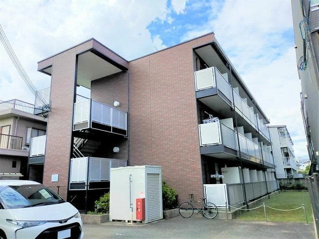 Main exterior of leopalace Mint Senri