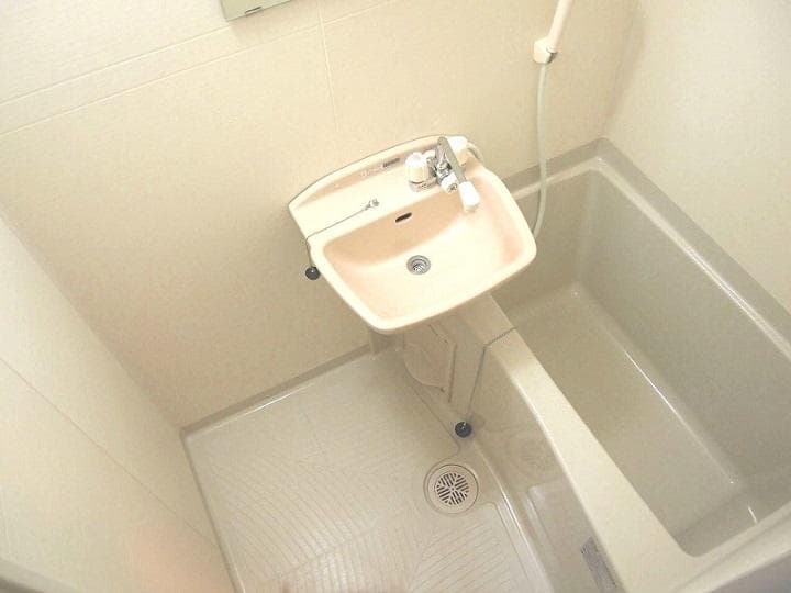 Room image 10