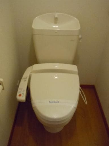 Room image 10
