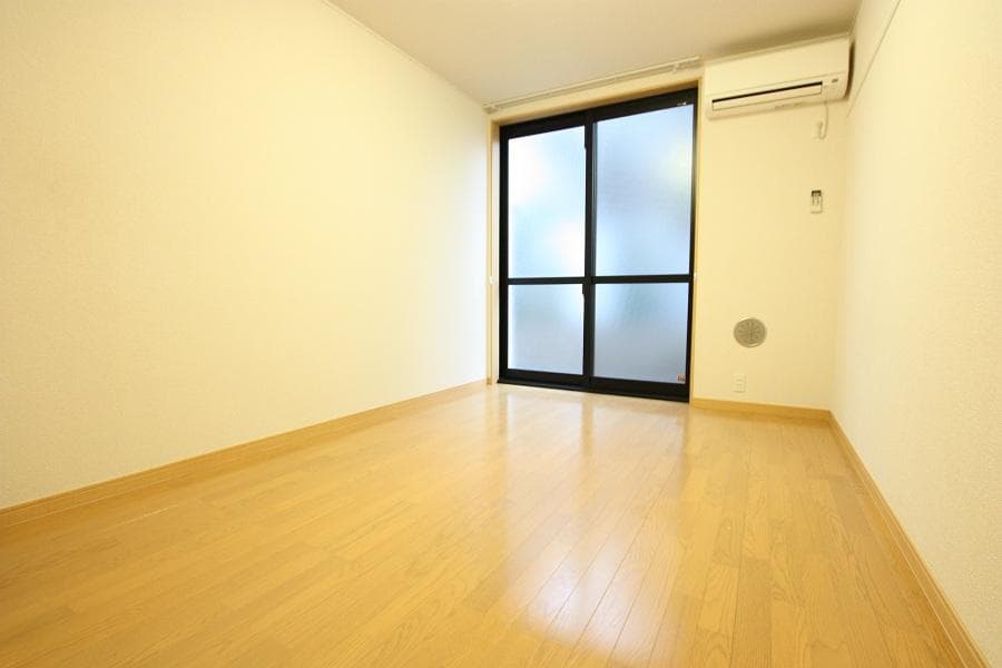 Room image 16