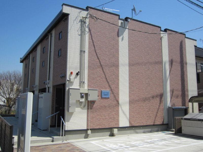 Main exterior of LEONEXT Niiza Eight