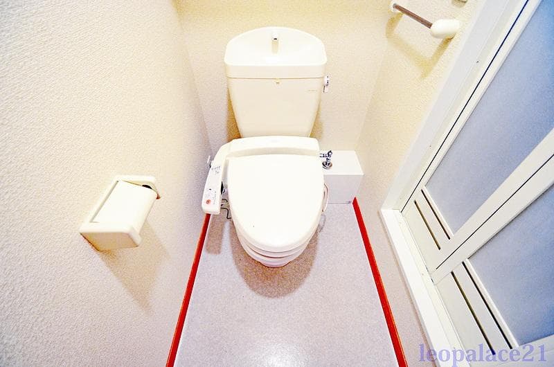 Room image 8