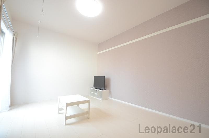Room image 15