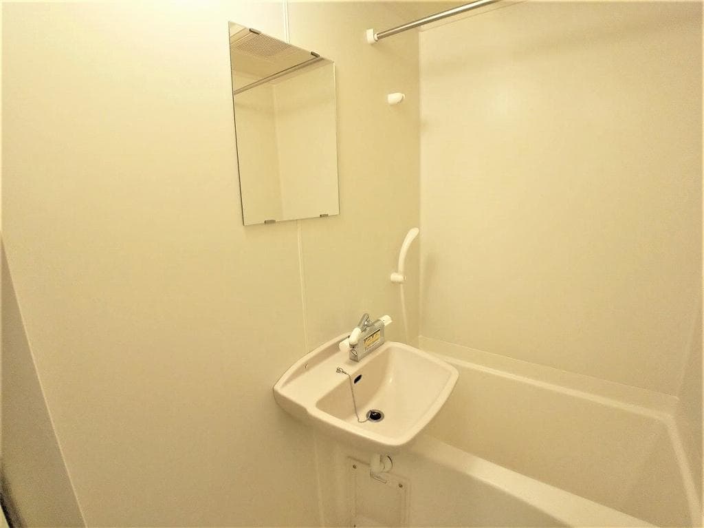 Room image 15