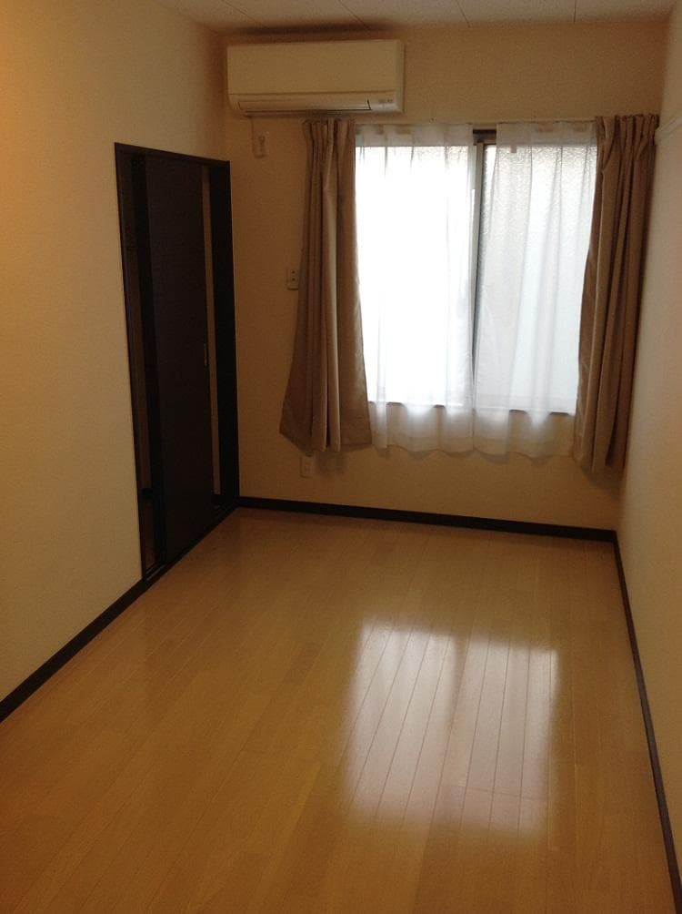 Room image 14