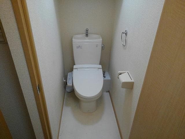 Room image 12
