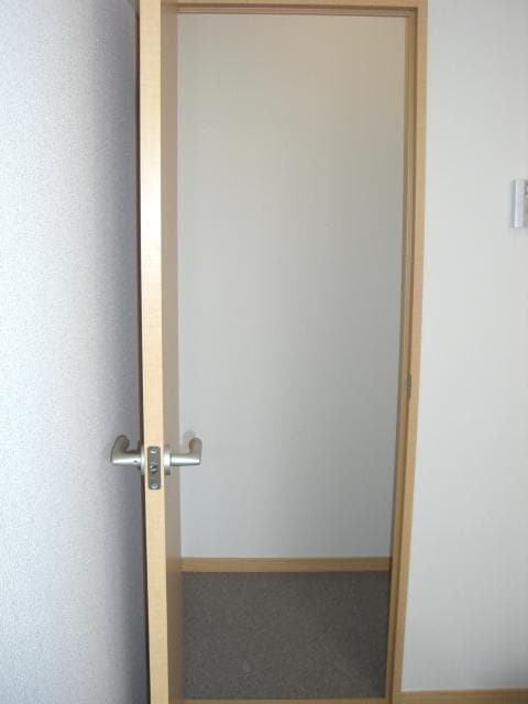 Room image 16