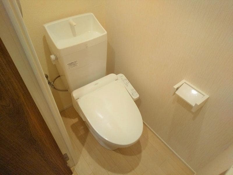 Room image 8