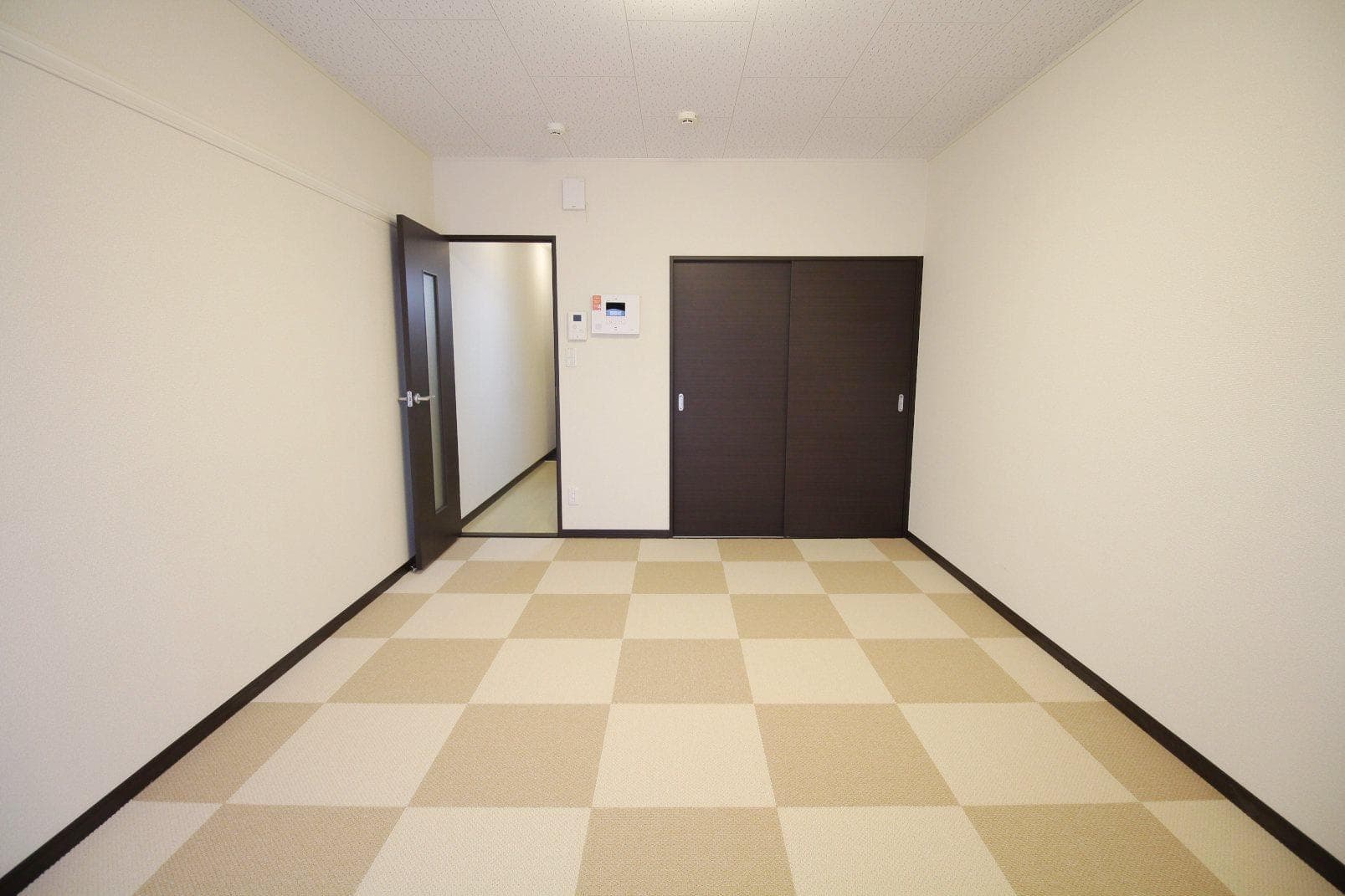 Preview interior of LEONEXT Iefu