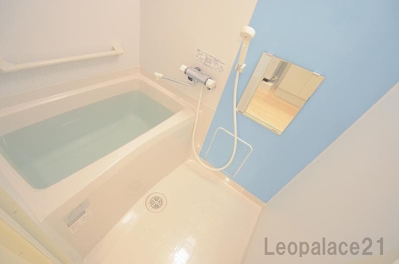 Room image 12
