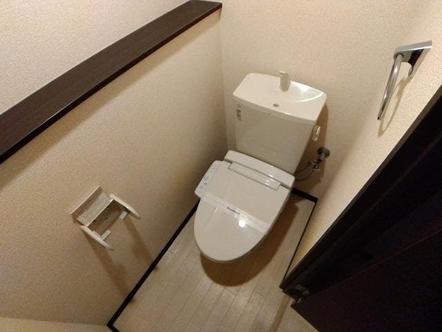 Room image 11