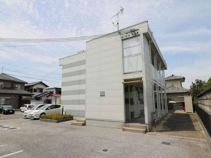 Main exterior of leopalace Shohoji