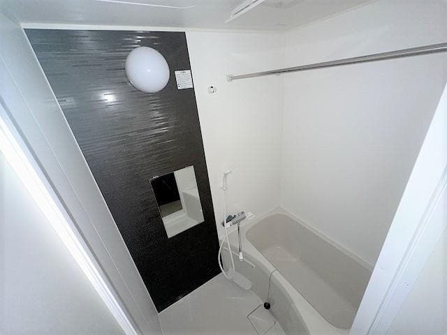 Room image 12