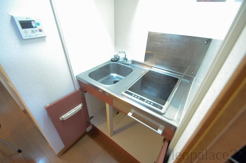 Room image 8