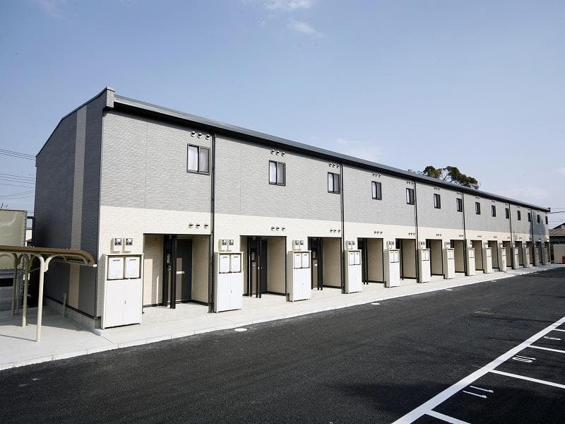 Main exterior of leopalace Nishi Hanuki