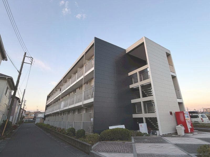 Main exterior of leopalace Amour