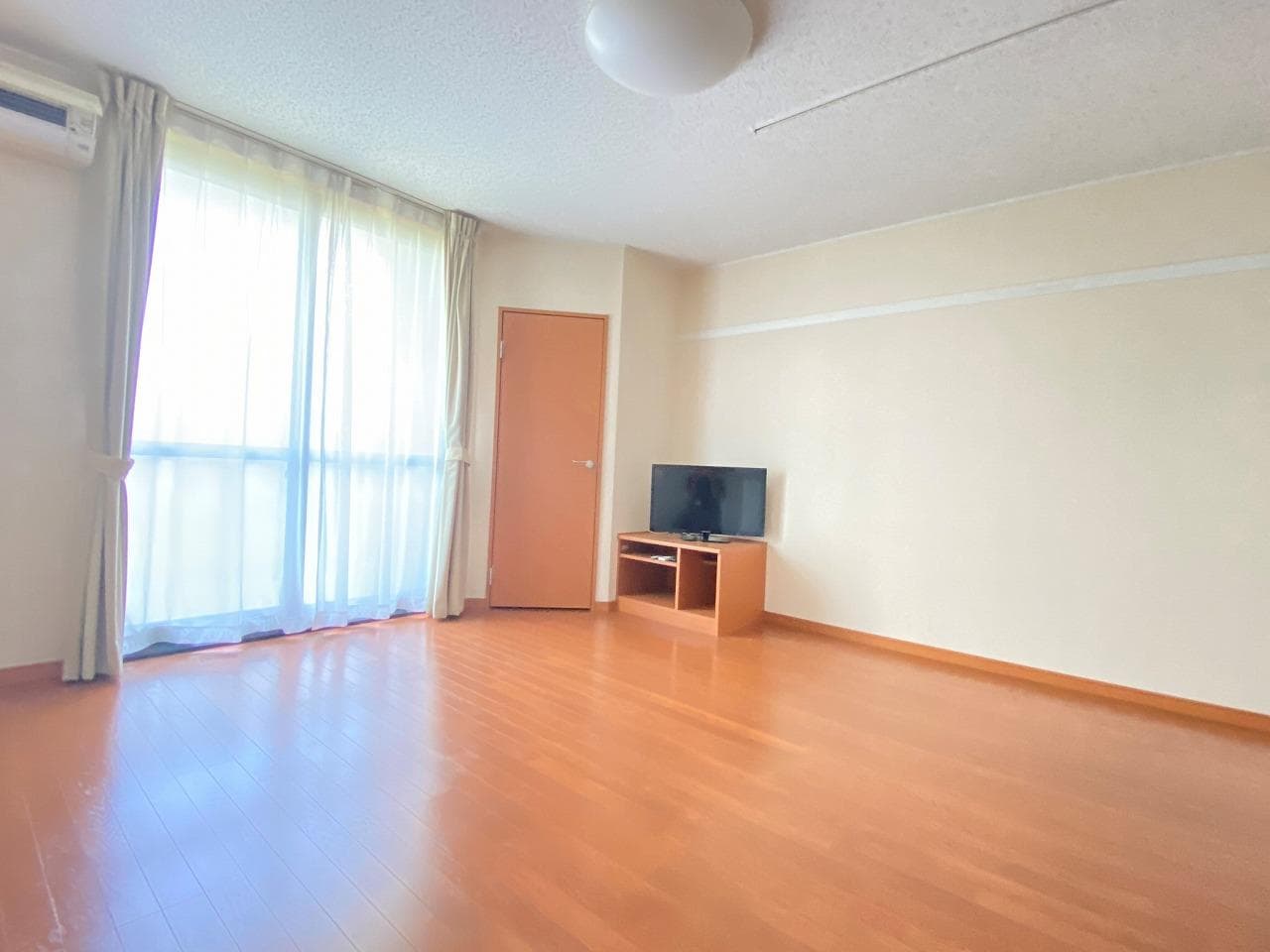 Preview interior of leopalace Azalea Casa