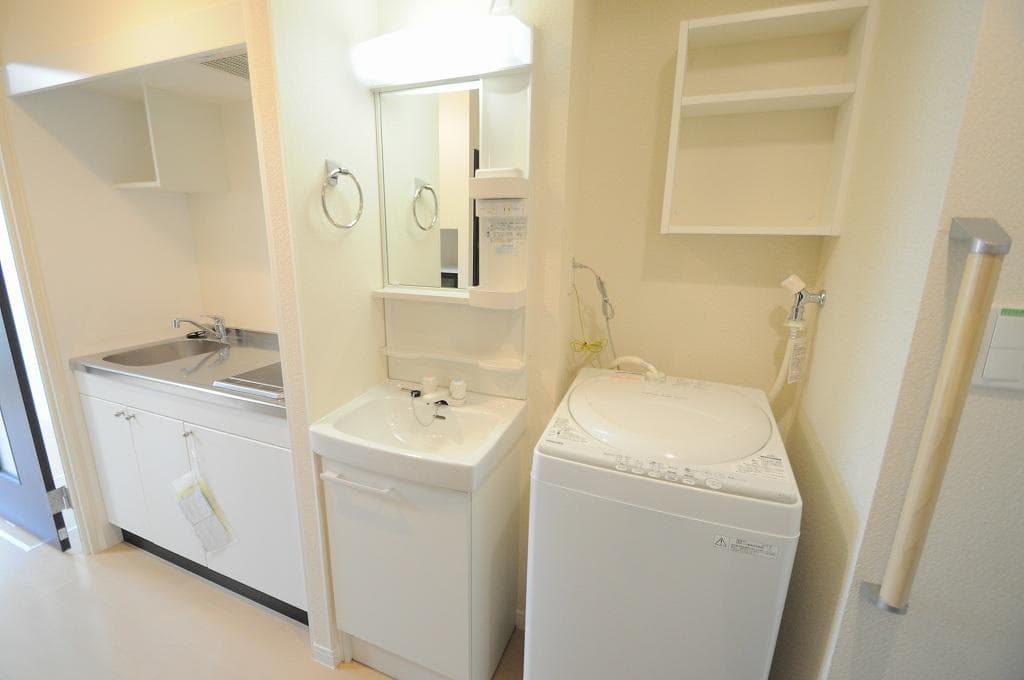 Room image 11