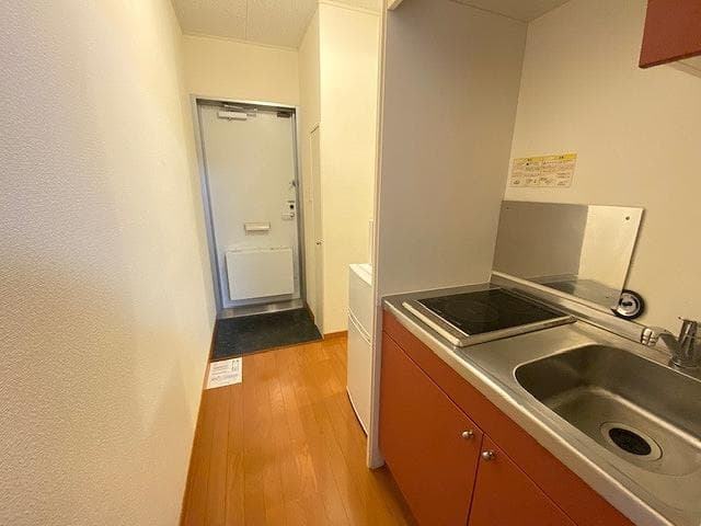 Room image 8