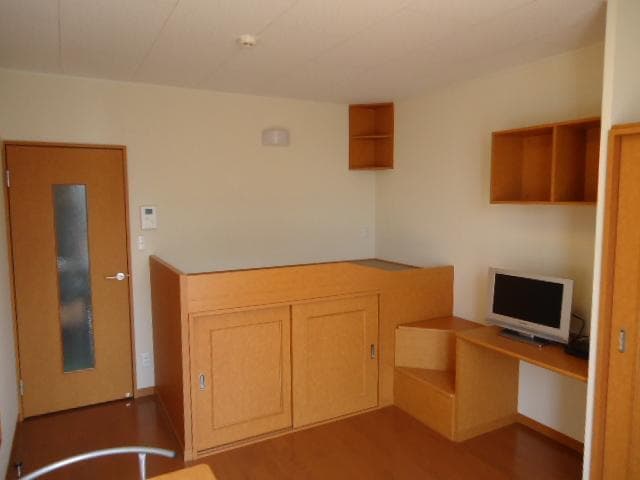 Room image 16