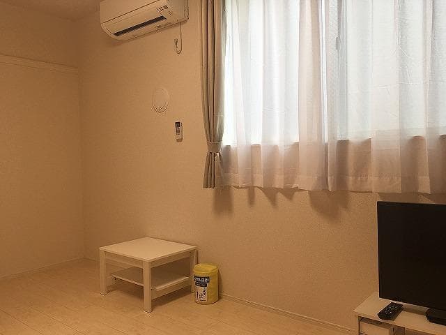 Room image 8