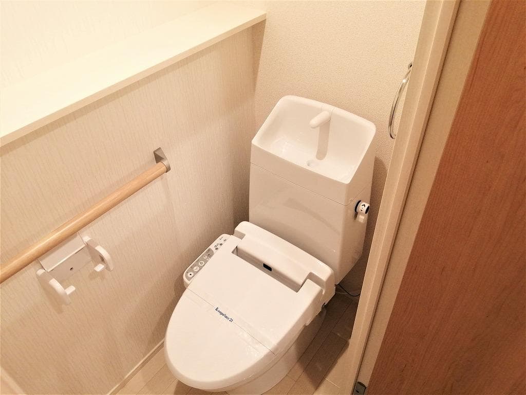 Room image 16