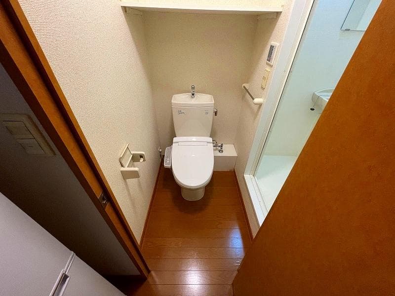 Room image 8