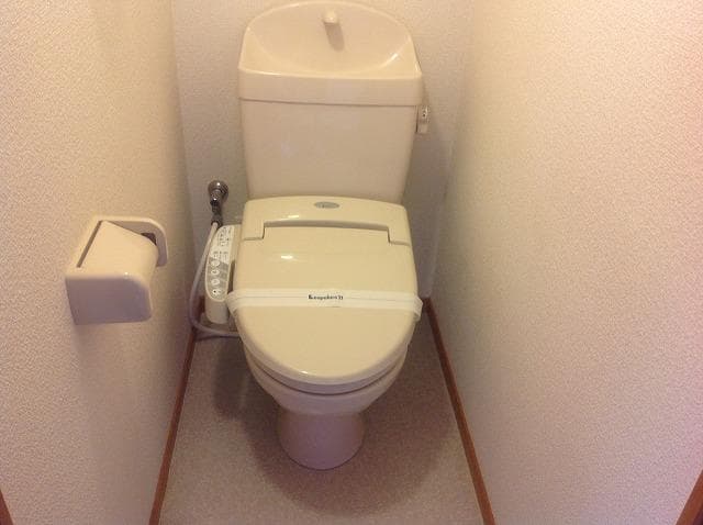 Room image 8