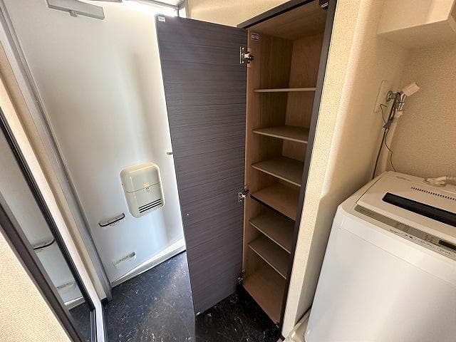 Room image 16
