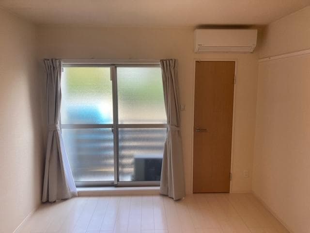 Room image 16