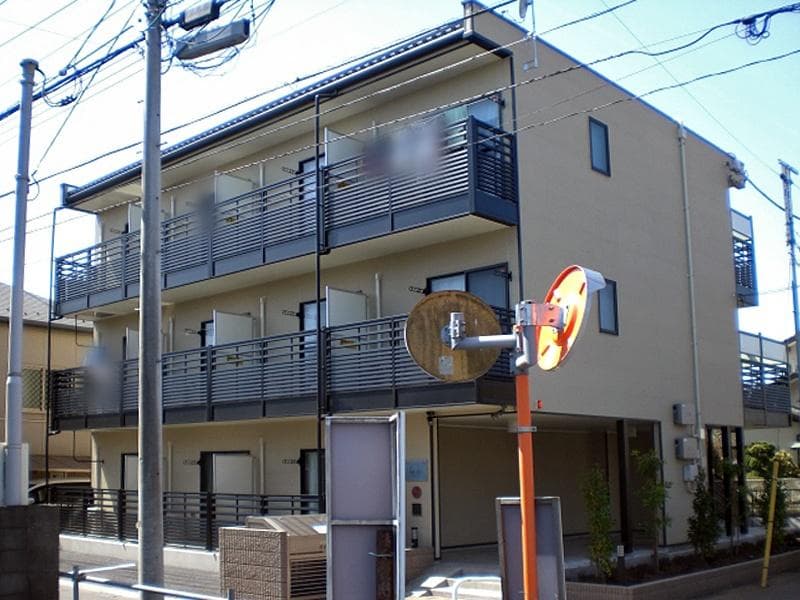 Main exterior of LEONEXT Minuma Kozuchi