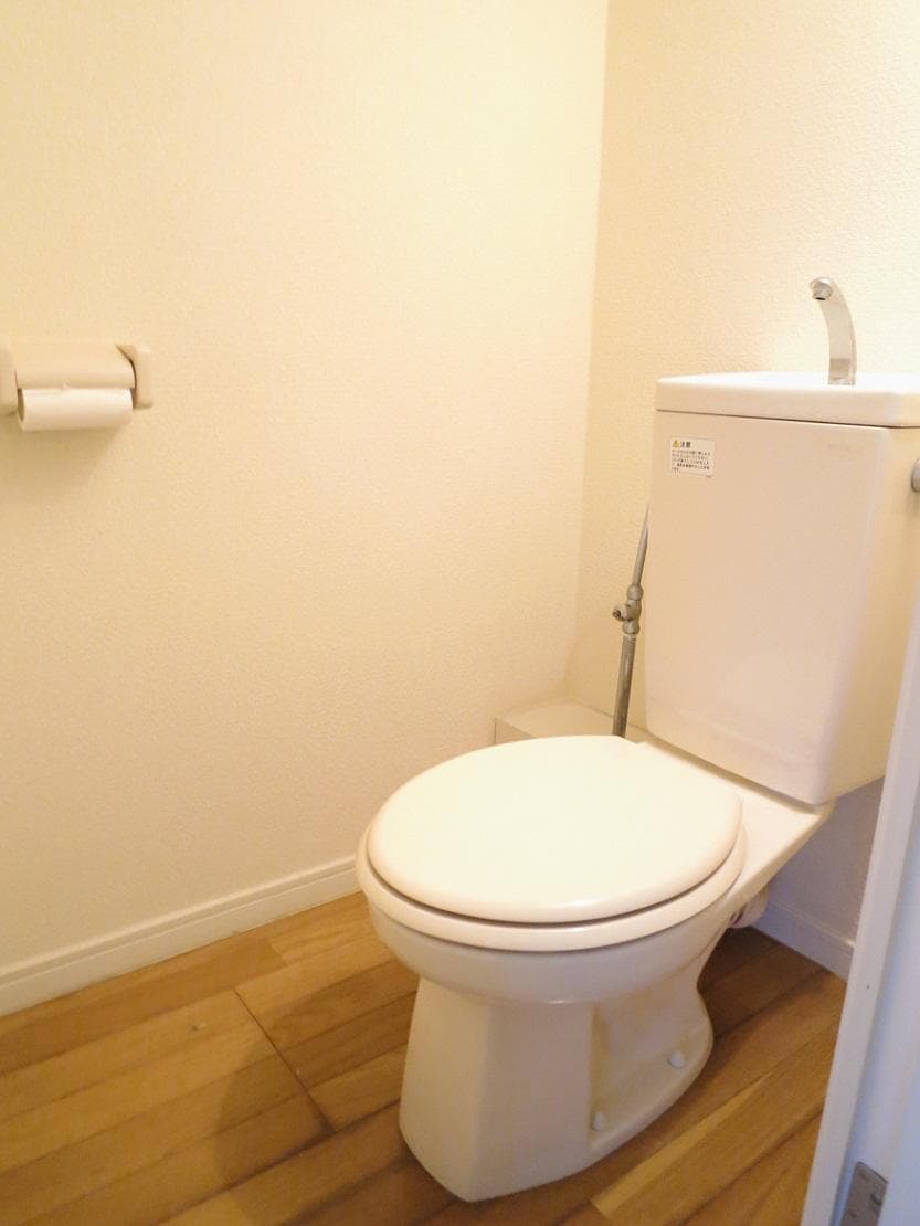 Room image 8
