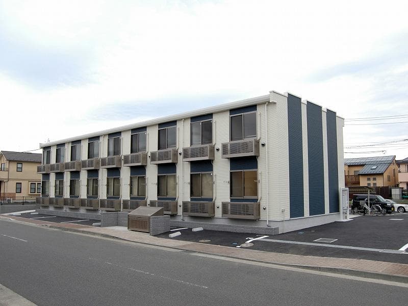 Main exterior of LEONEXT Grande Espacio